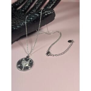 Hespera heart necklace
